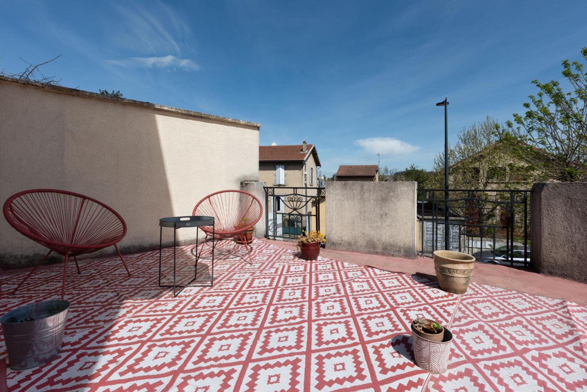 Demeure Urbaine Apartamento Romans-sur-Isère Exterior foto
